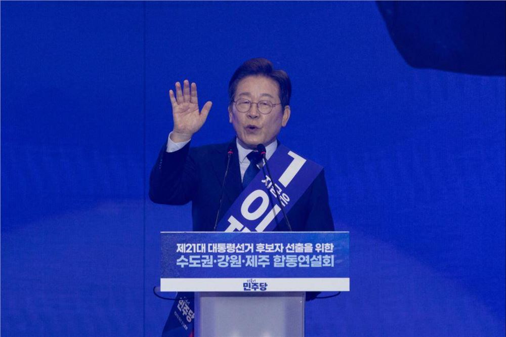 韩国最大在野党要求推迟重审李在明案