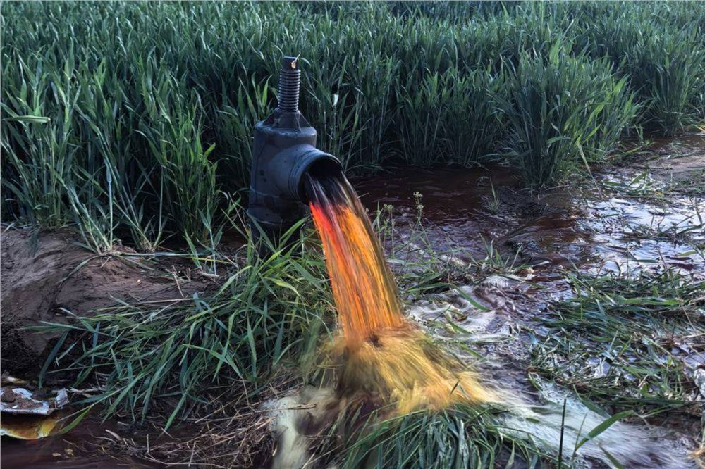 河北保定通报蠡县部分灌溉井出水呈红色调查处置情况