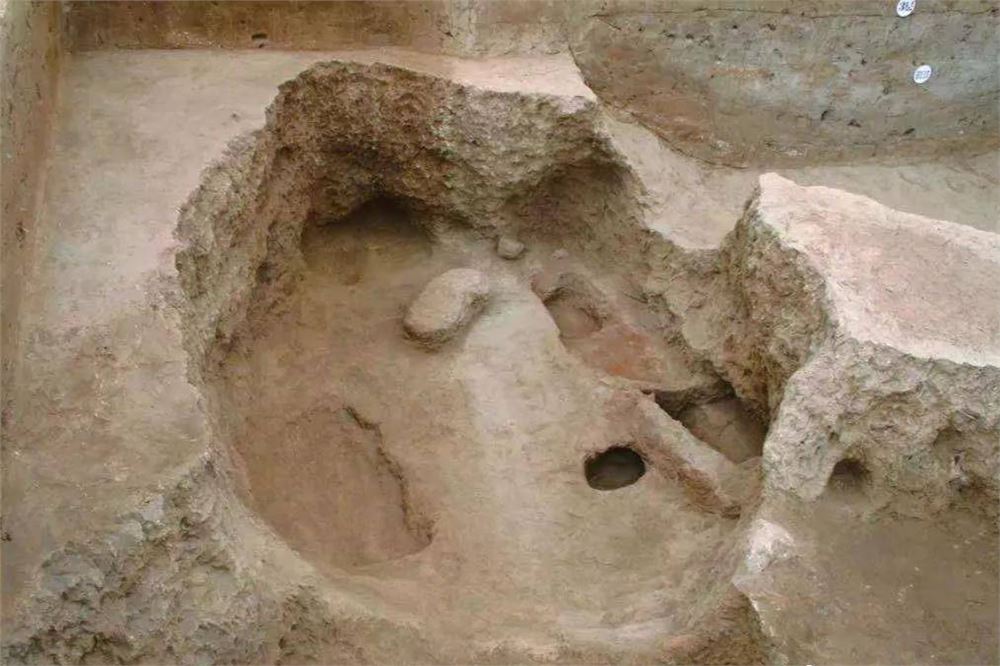 山西运城市坡头新石器时代遗址发现国内墓碑雏形