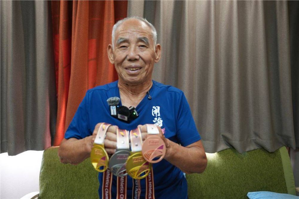 九旬“飞人”吕明璞：年龄不是运动的枷锁