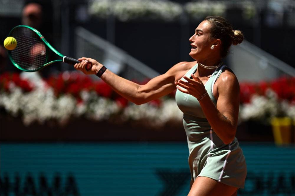 马德里网球公开赛：萨巴伦卡逆转大坂直美晋级八强