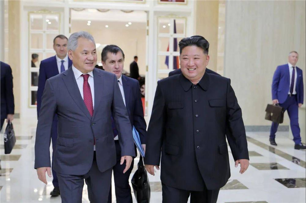 金正恩会见率团访朝的俄联邦安全会议秘书绍伊古