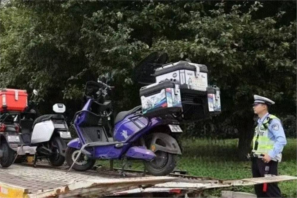 北京警方捣毁4个电动自行车号牌制假窝点