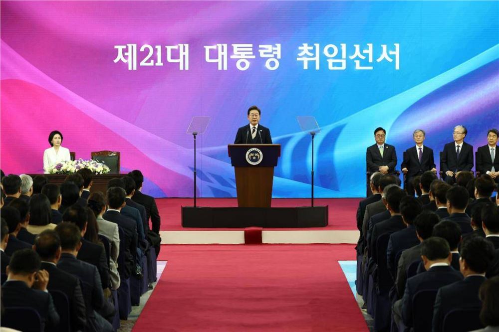 民调：李在明执政首周支持率为58.6%