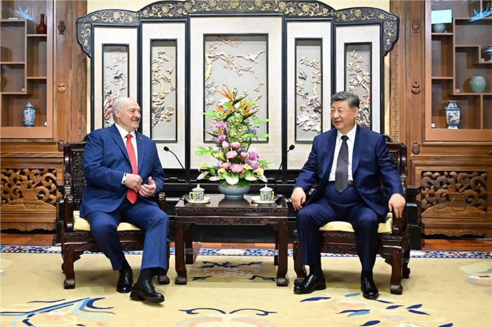习近平会见白俄罗斯总统卢卡申科