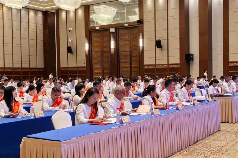 湖南省庆祝第41个教师节大会在长沙举行