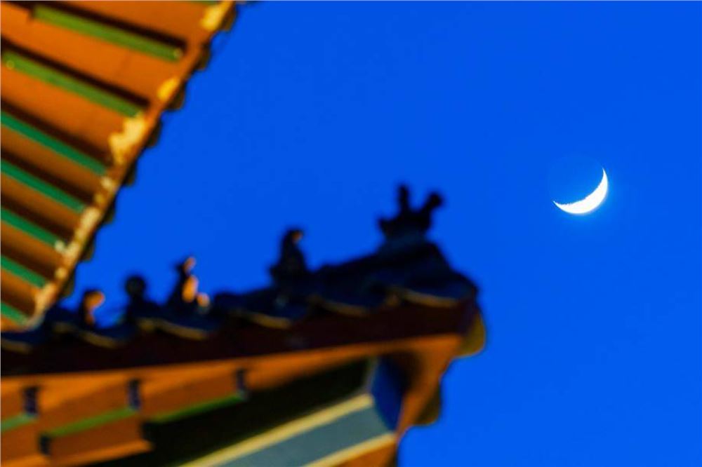 星空相册丨年度最大蛾眉月登场