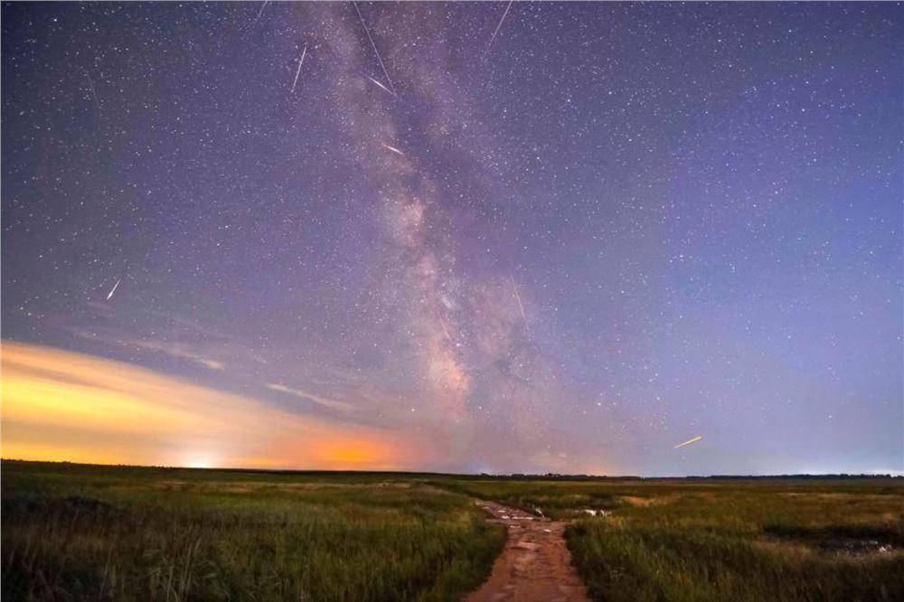星空相册丨多场流星雨点亮夏日夜空