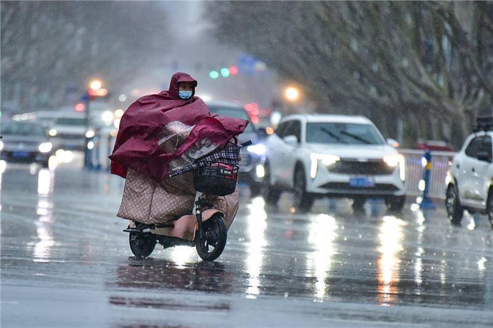 电动车与机动车发生事故 责任如何划分？最高法征求意见