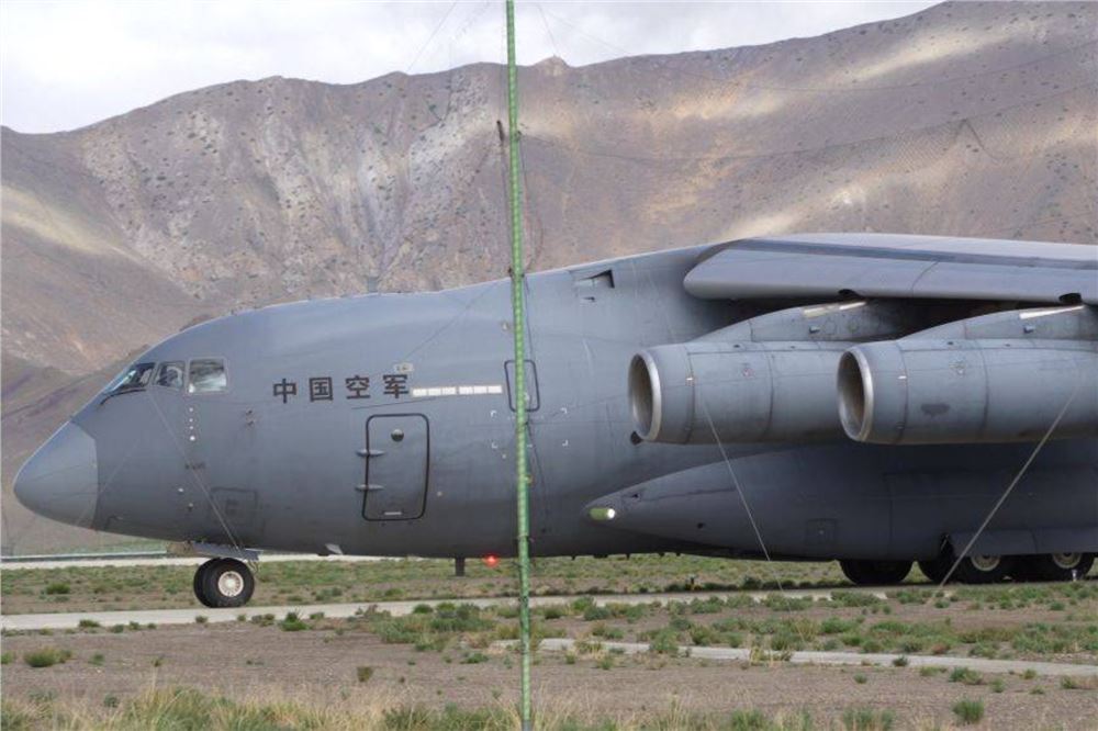 西部战区空军运-20抵达西藏某高原机场