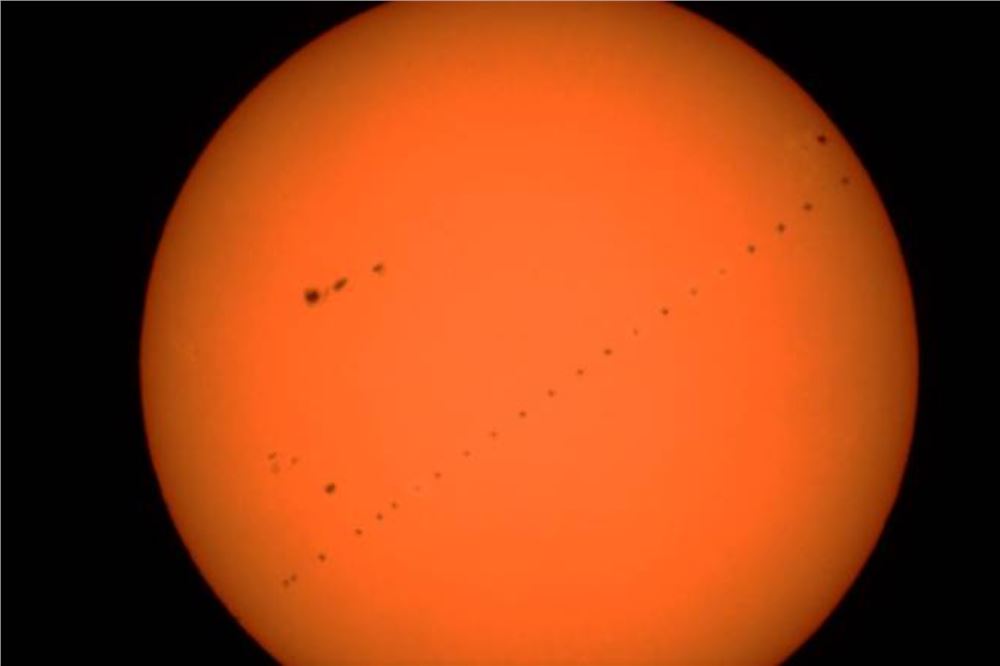 我国科学家发现两种月球新矿物镁嫦娥石、铈嫦娥石