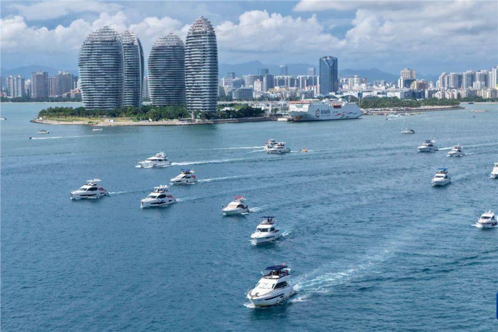 三亚迎来暑期旅游旺季 多举措保障服务质量