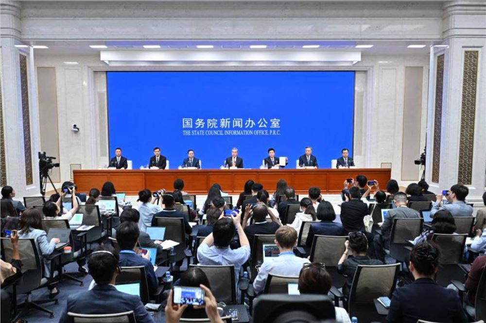 中国政府发布关于全球治理的白皮书