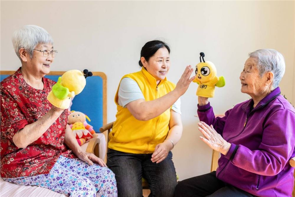 民政科技创新加码 养老服务机器人迎风口