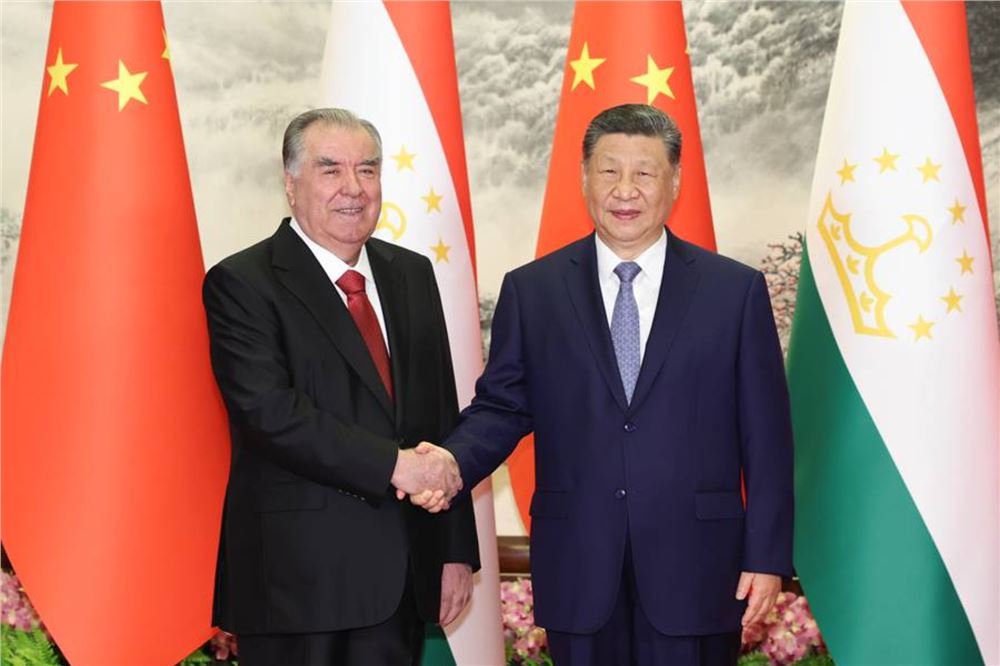 习近平同塔吉克斯坦总统拉赫蒙会谈