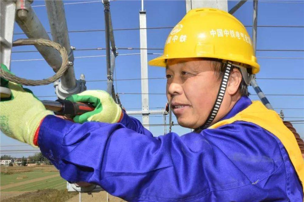 “你栽下桃树，桃花才会为你开”