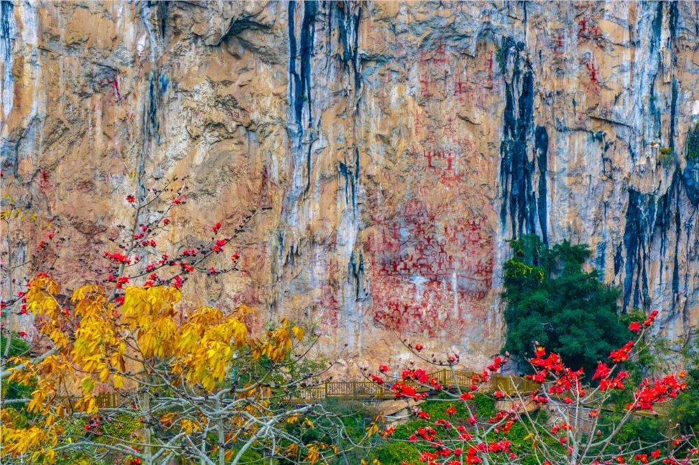 文明探源丨花山岩画：崖壁上的千年回响