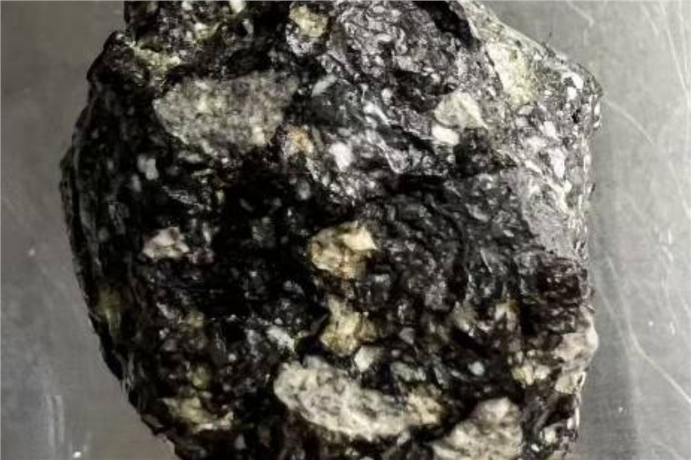 我国本土发现的首块月球陨石有重要发现