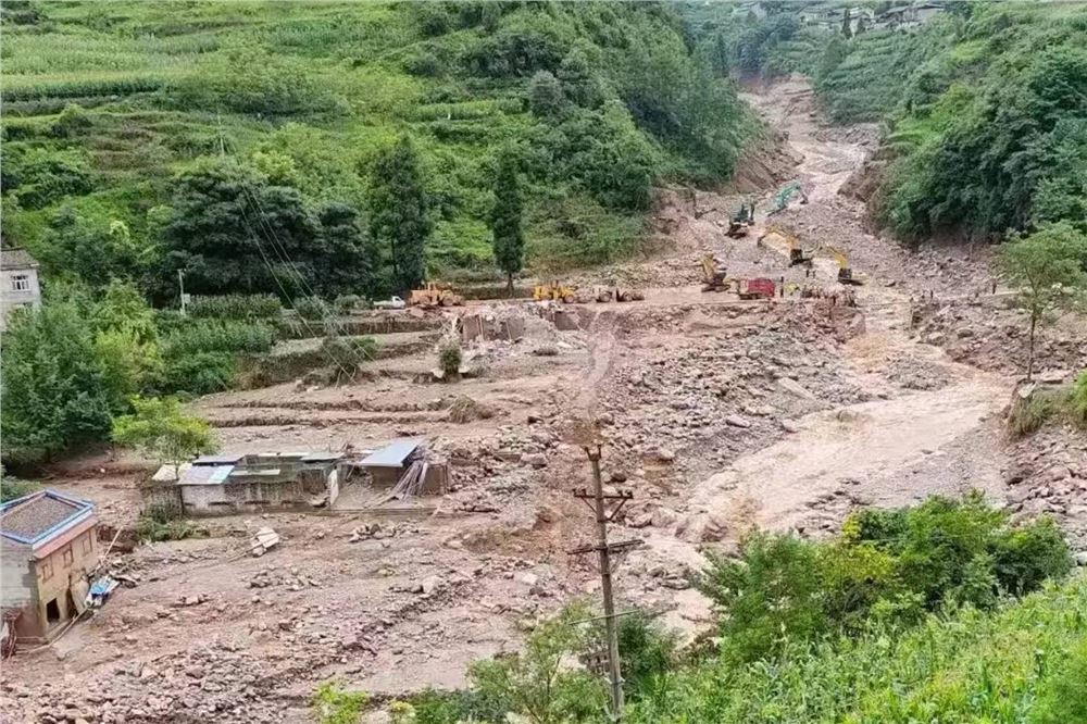 全国13条河流发生超警以上洪水