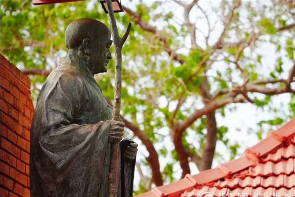 释本性：中国历代高僧从严治教事迹——至诚感人