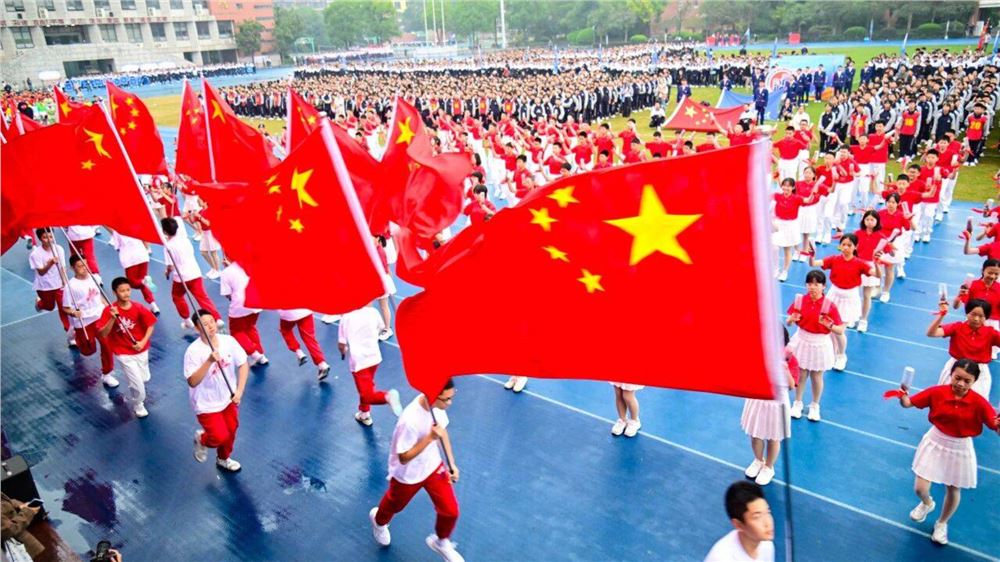 赛场“风雨”砺筋骨 长郡双语（初中部）第十七届体育节 田径运动会火热进行中