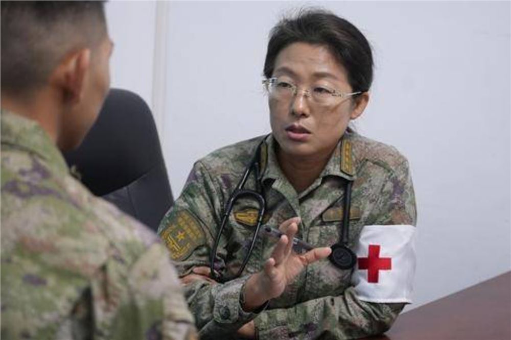 为守护生命而战——记解放军总医院海南医院热带医学科主任李慧灵