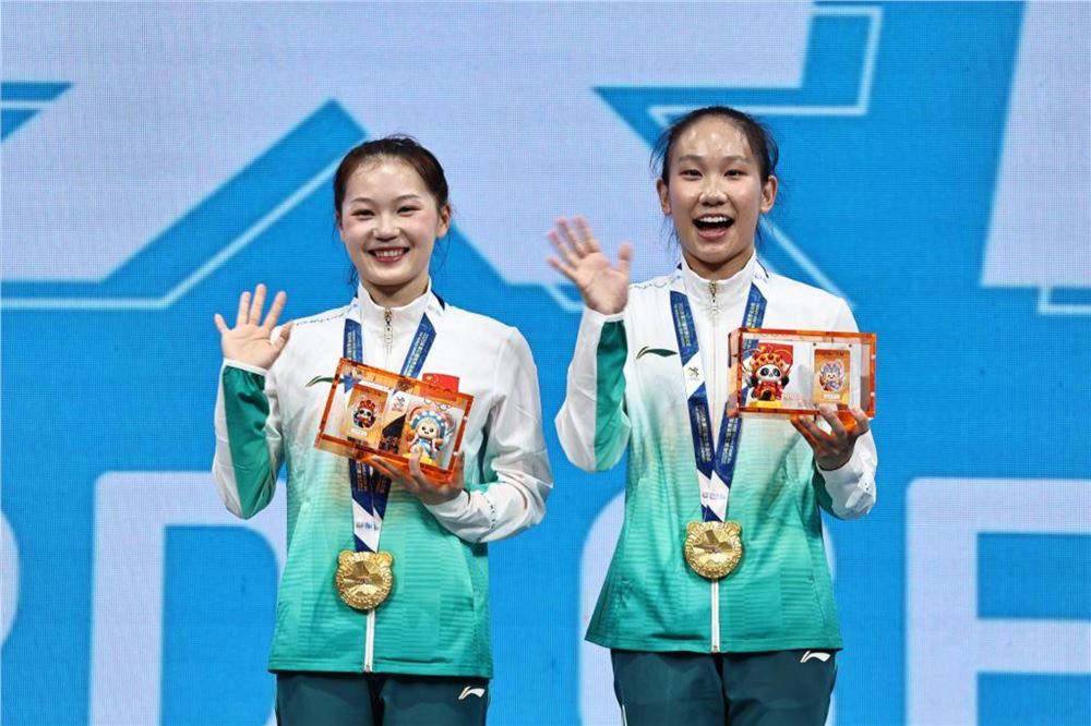 成都世运会｜蹦床冠军“姐妹花”：在成都感受“4D环绕”般的支持