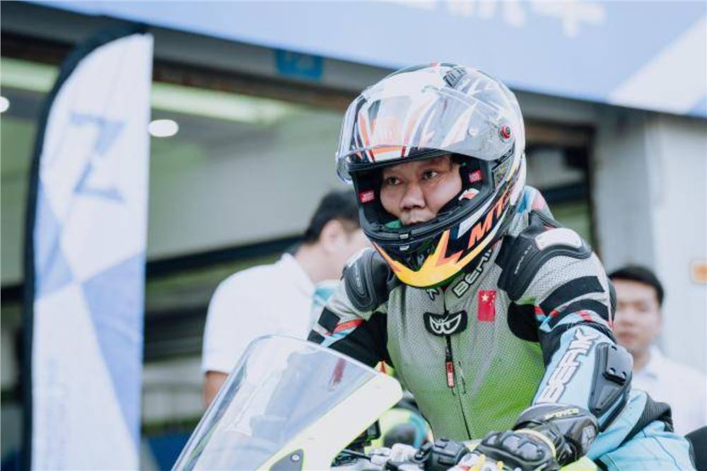 张雪：当少年热爱，长成中国力量