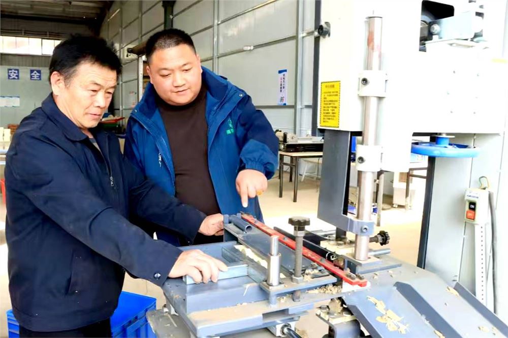 变局中的锚点：一位返乡青年的“逆周期”生存报告