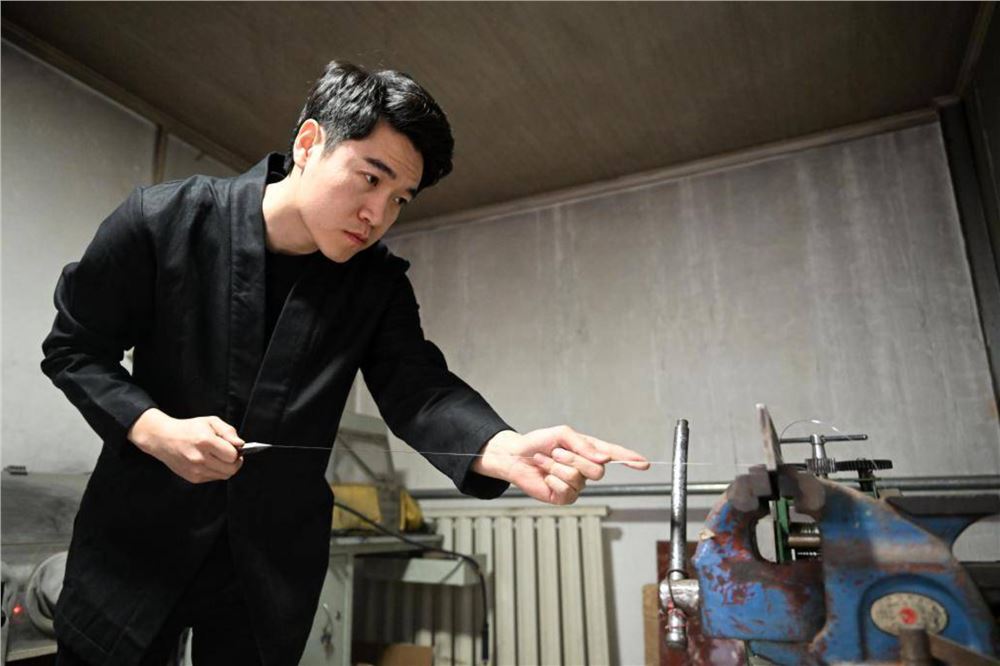 0.16毫米细的金属丝能做什么？这位“90”后给出答案