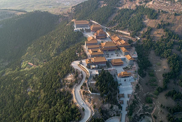 鸟瞰修复重建后的义净寺