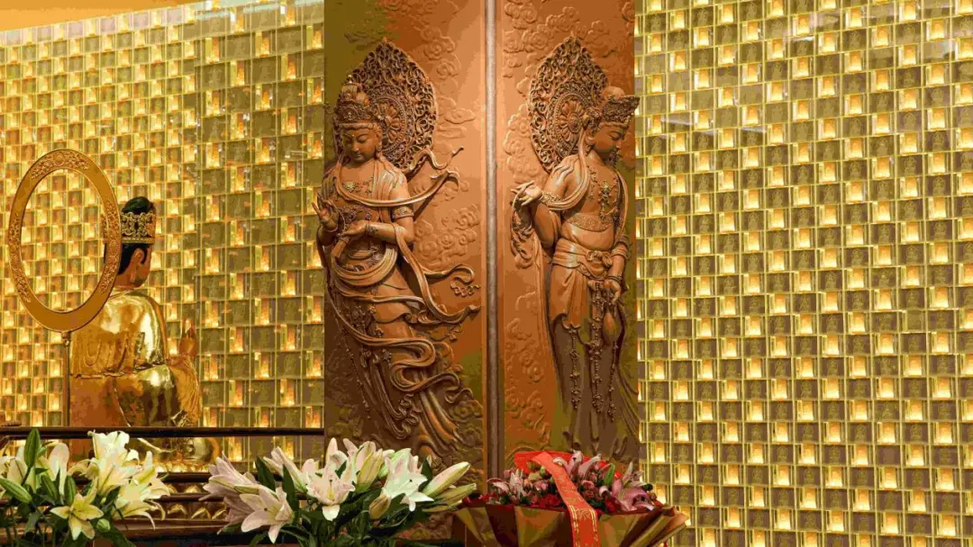 菩萨含隐像与万佛墙（部分）