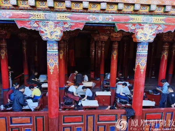 德格印经院(图片来源：凤凰网佛教文化)