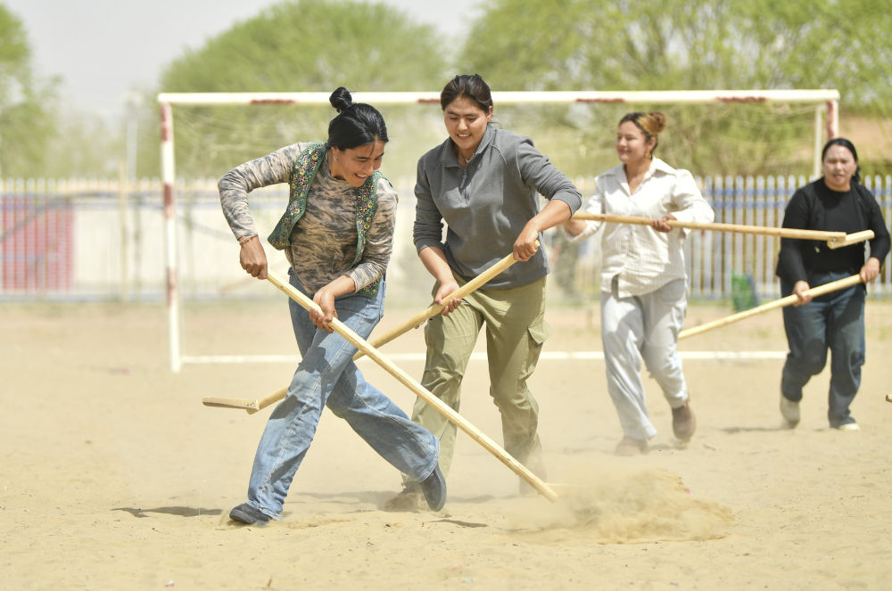 南疆“她体育”故事之一:因为睦邻而居,才好结队而赛 南疆“她体育”故事之一:因为睦邻而居,才好结队而赛