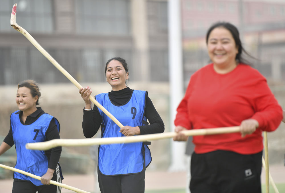 南疆“她体育”故事之一:因为睦邻而居,才好结队而赛 南疆“她体育”故事之一:因为睦邻而居,才好结队而赛