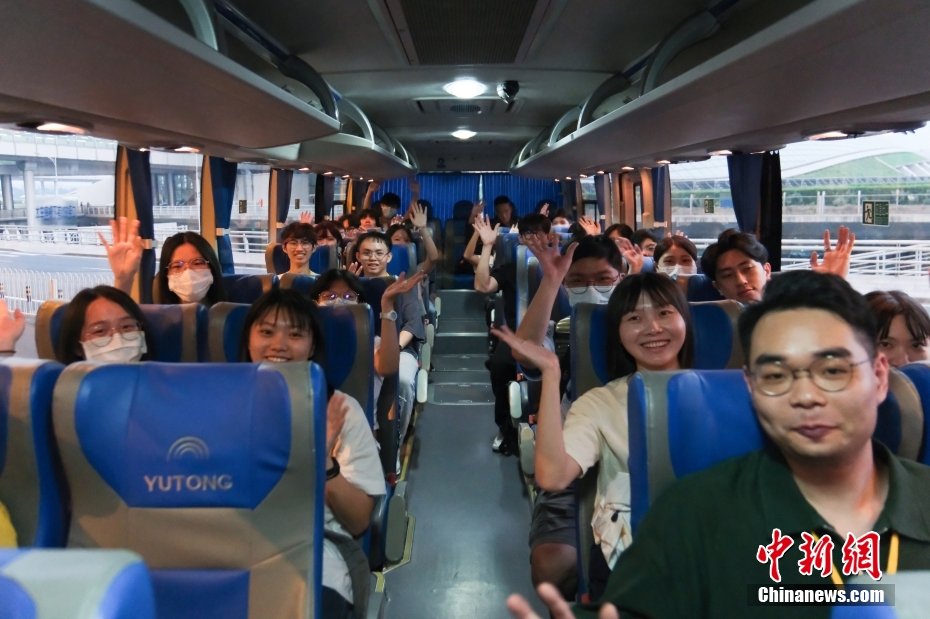 我们来啦！30余名台湾大学生抵达北京 开启实习交流之旅