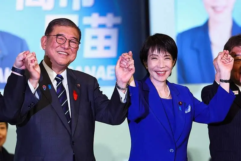 三度叩门,终掌相印,64岁高市早苗成日本首位女首相