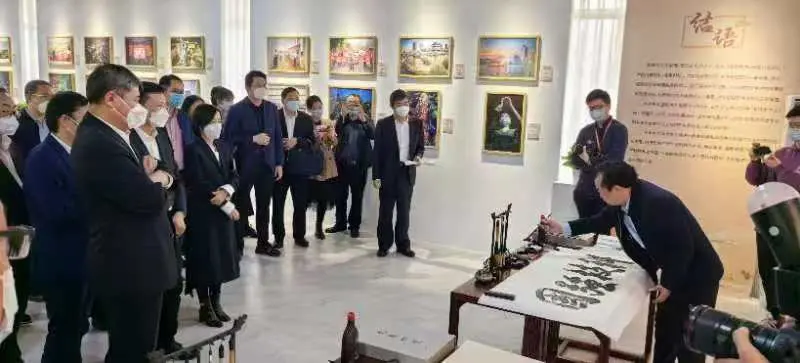 一位艺术家对书法之道执着坚守不懈求索：“他多次进京参展彰显艺术魅力”