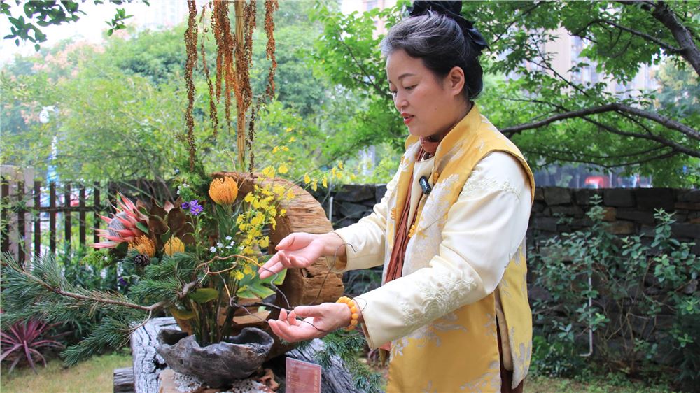 禅音入花，茶韵成诗 湖南首届中华花艺（禅诗）意境展演绎“禅茶一味”东方美学
