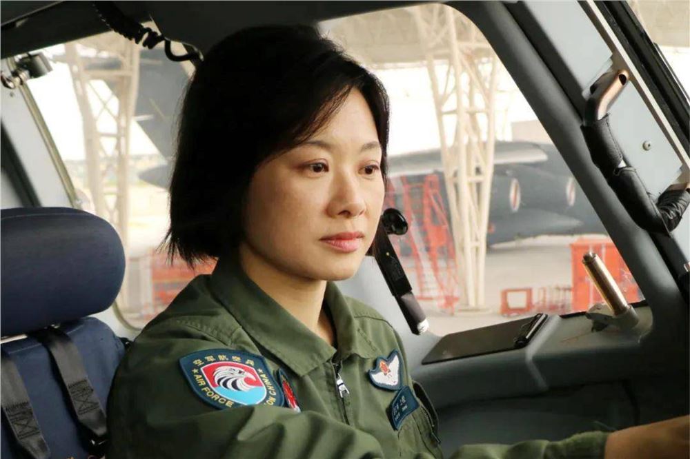 阅兵最帅女机长，是她！