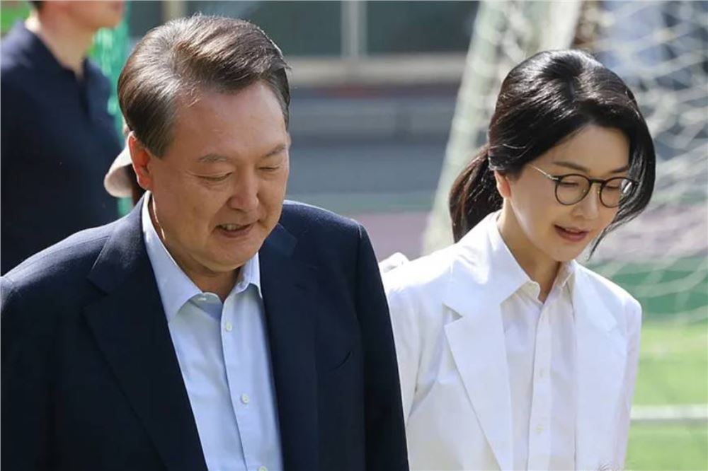 韩国前总统尹锡悦妻子被捕