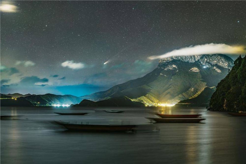 星空有约丨“千年一遇”的彗星来了，如何观测？