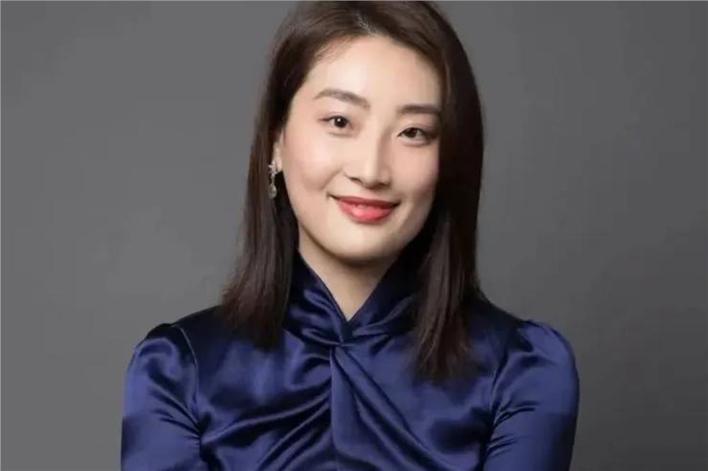 宗馥莉，正式接手！