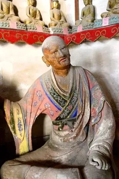大灵岩寺千佛殿内彩塑罗汉像之朗公和尚（图片来源：山东大灵岩寺 摄影：于阗）